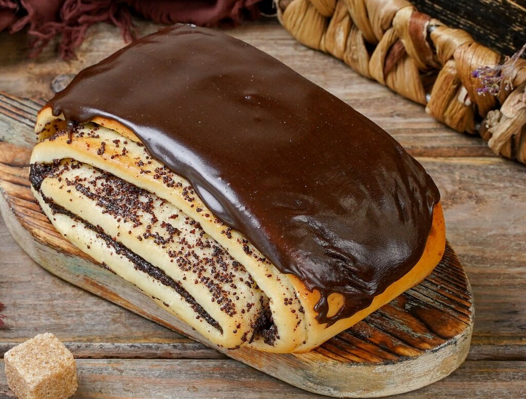 Булочка маковая